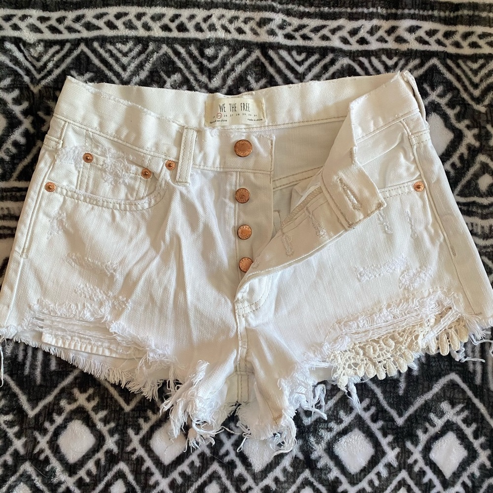 Free People white shorts. Never worn!